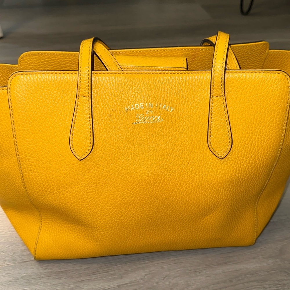 Gucci midsize yellow tote bag, authentic and leather no smells no rips